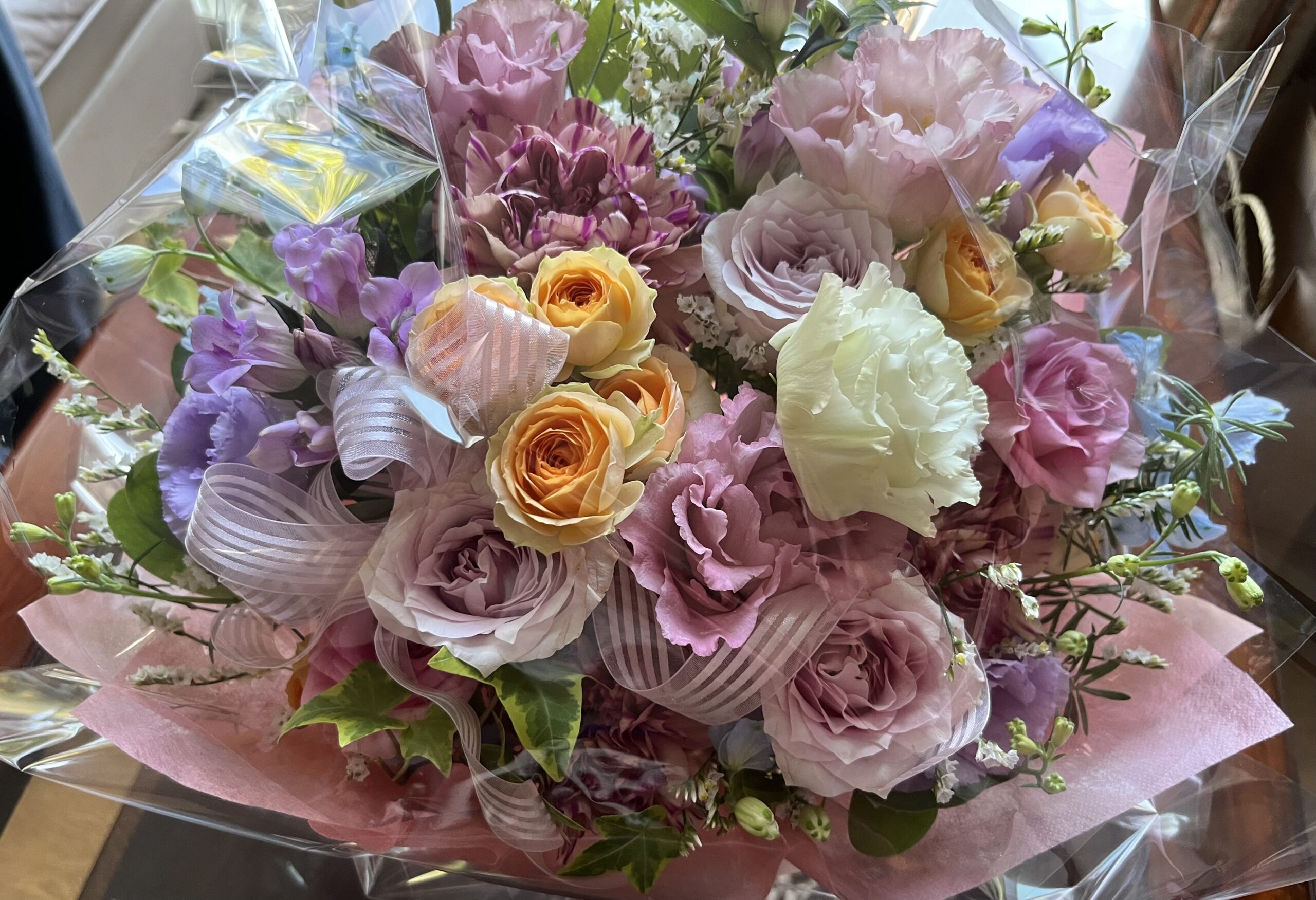 言葉がなくても、気持ちが伝わる目と表情。